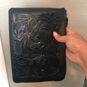 NWOT Patricia Nash Clutch